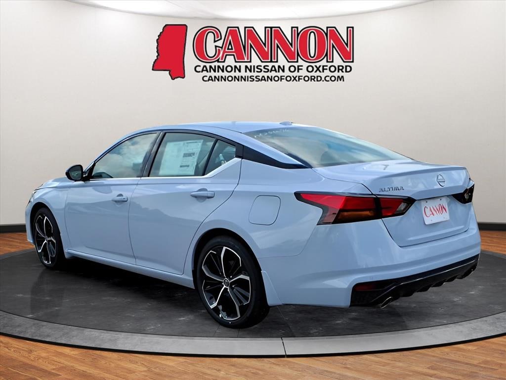 New 2025 Nissan Altima SR Sedan