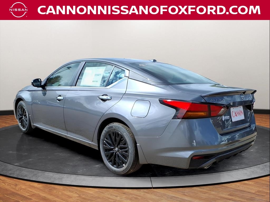 New 2025 Nissan Altima SV Sedan