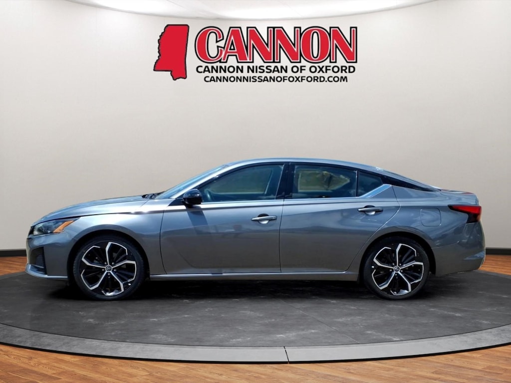 Used 2024 Nissan Altima 2.5 SR Sedan