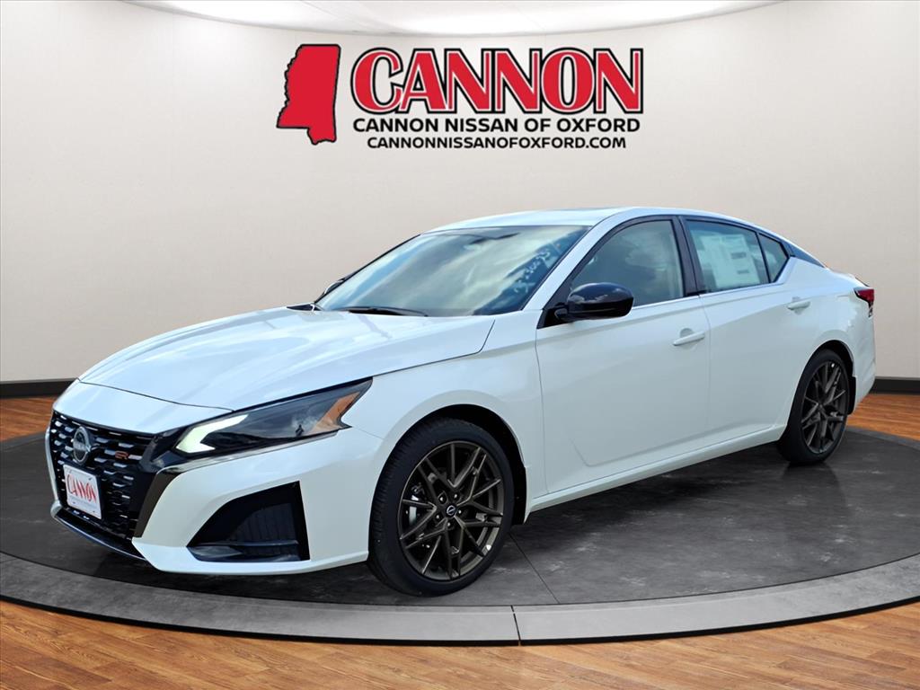 2025 Nissan Altima SR's photo