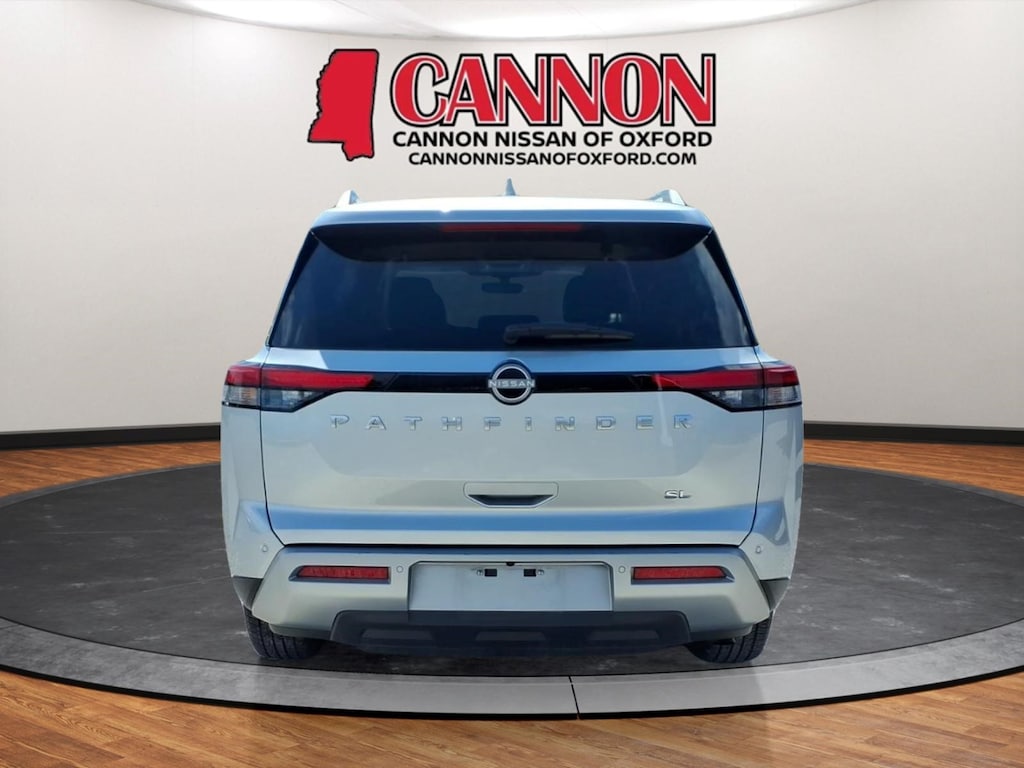 Used 2025 Nissan Pathfinder SL SUV