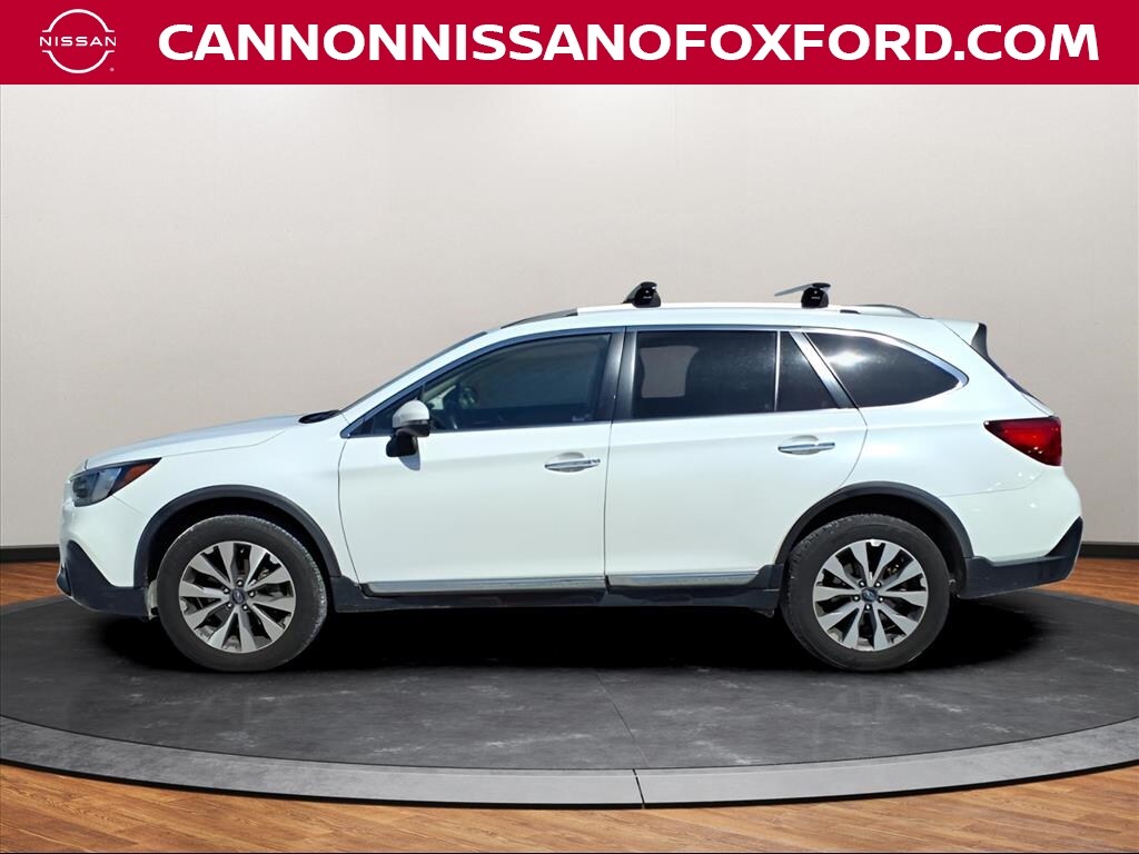 2019 Subaru Outback 3.6R Touring photo 2