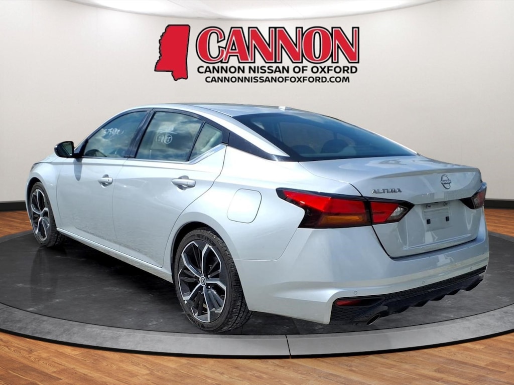 Used 2024 Nissan Altima 2.5 SR Sedan