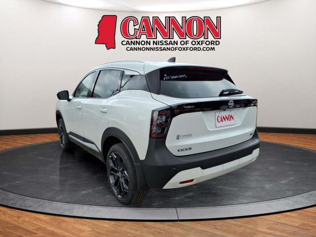 New 2026 Nissan Kicks SR SUV
