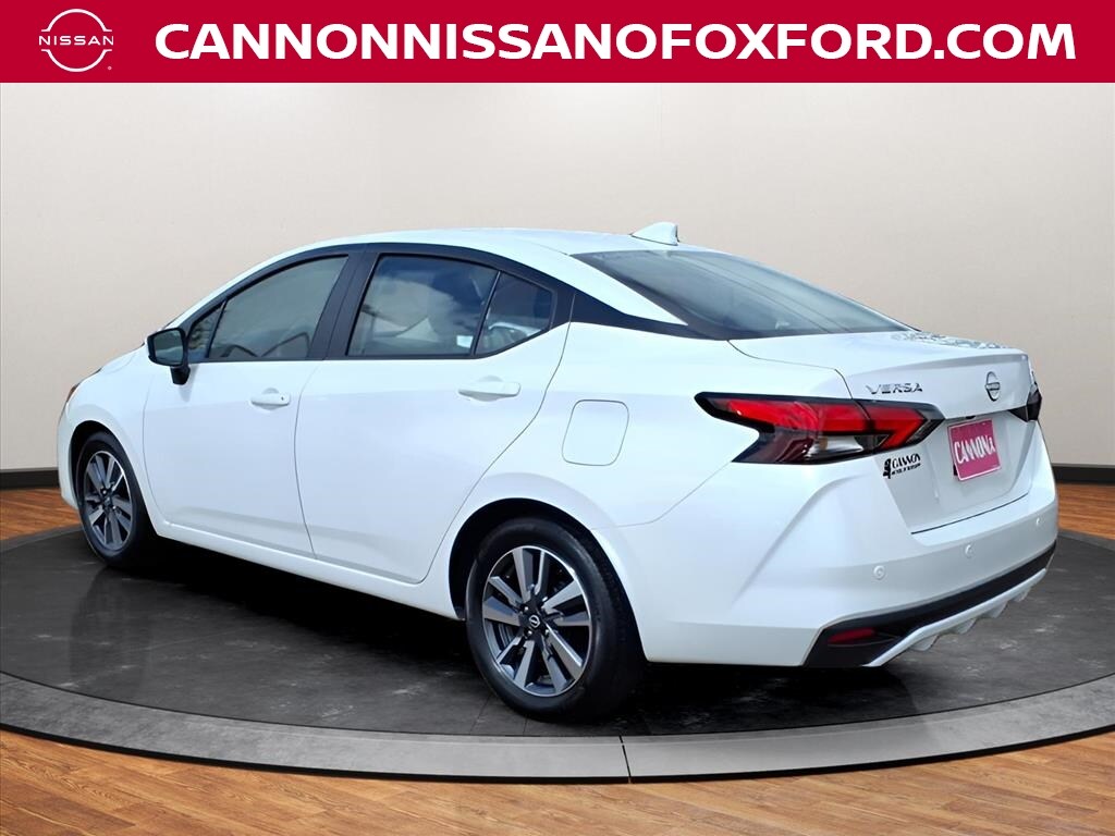 2024 Nissan Versa 1.6 SV photo 3