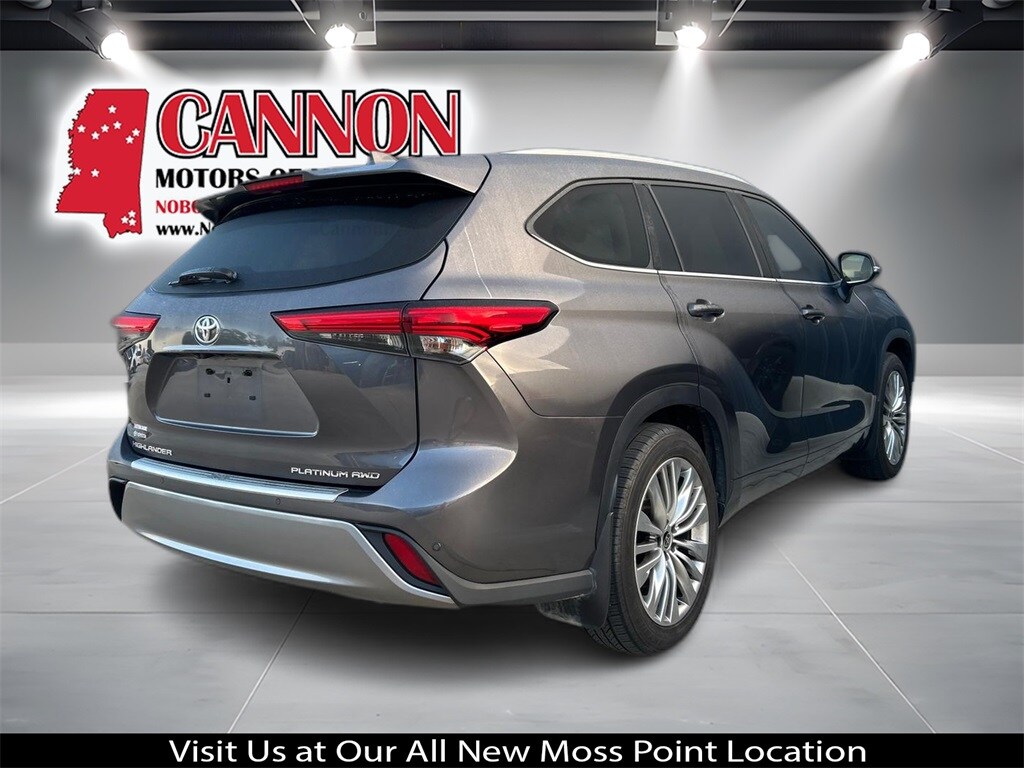 2022 Toyota Highlander Platinum photo 3