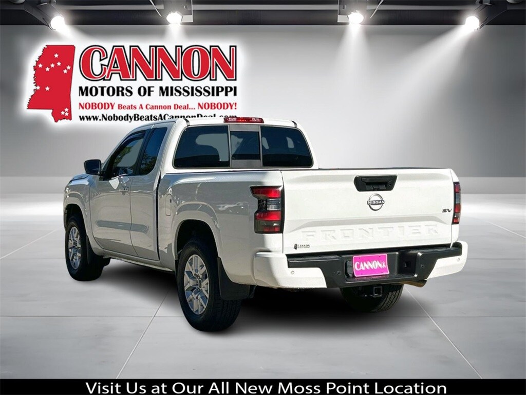 2022 Nissan Frontier SV photo 3