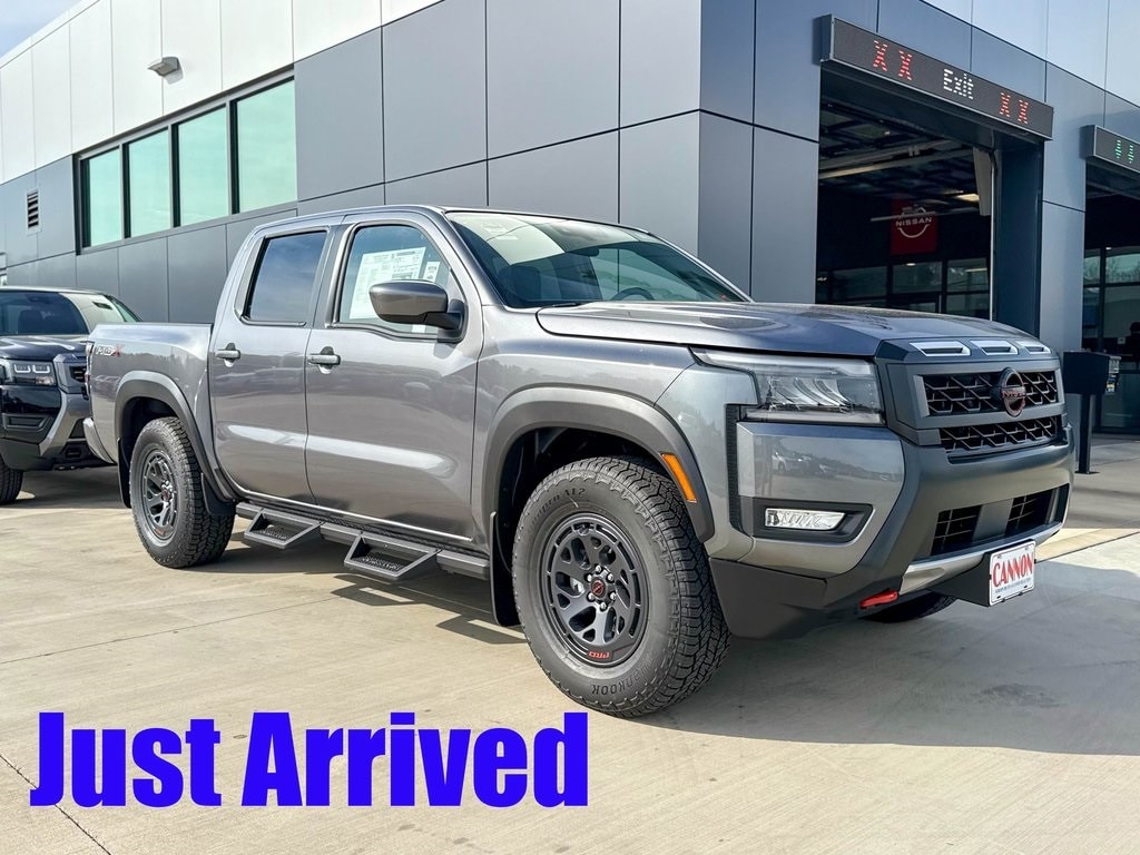 2026 Nissan Frontier PRO-X's photo