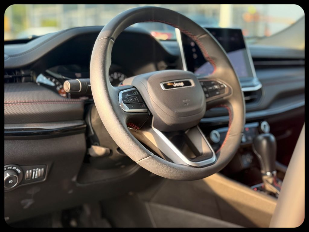 2025 Jeep Compass Trailhawk - Photo 14