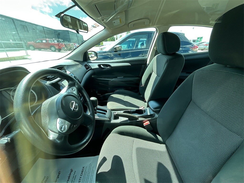 2019 Nissan Sentra S photo 2