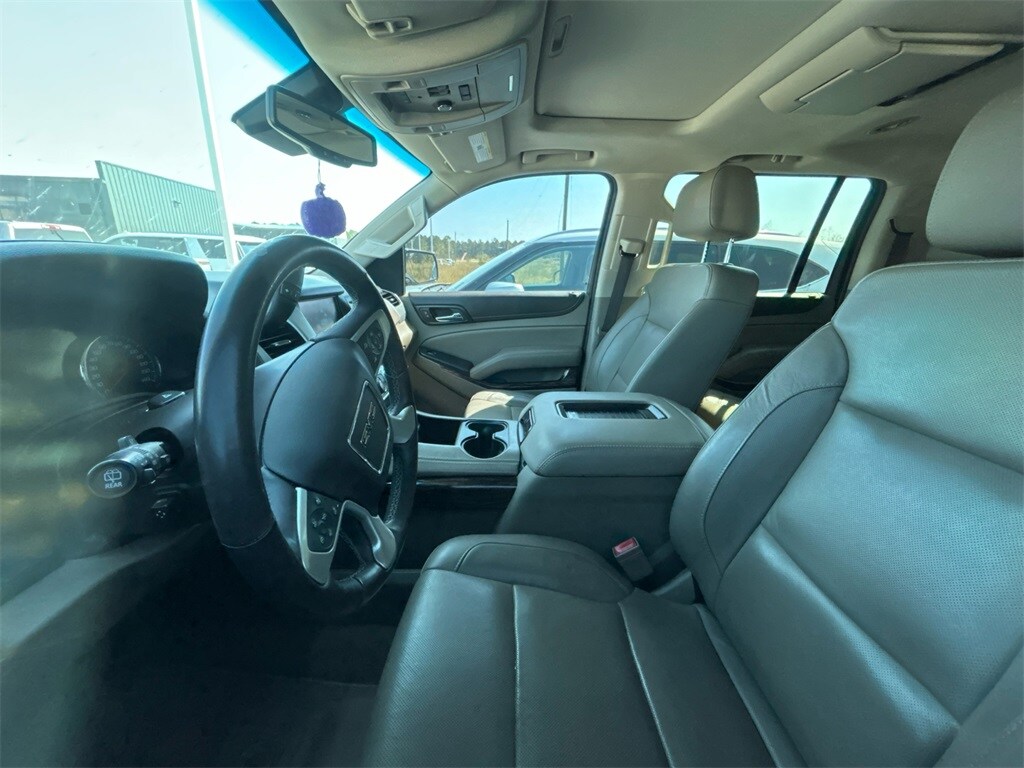 2017 Gmc Yukon XL SLT photo 2