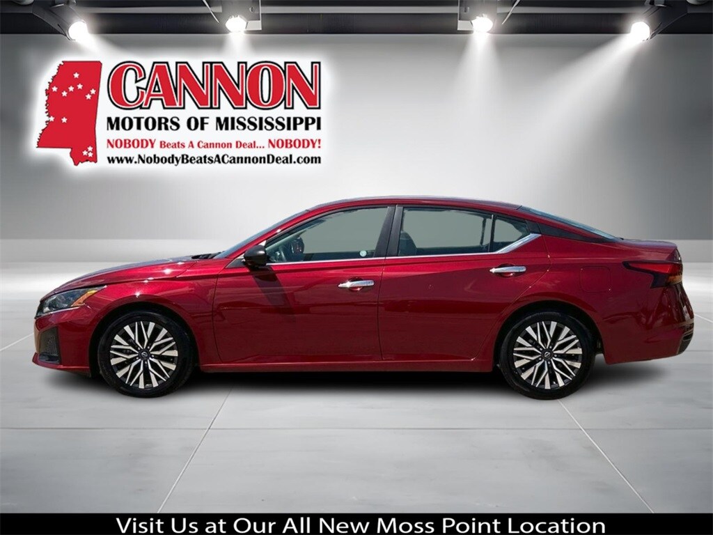 2024 Nissan Altima 2.5 SV photo 2