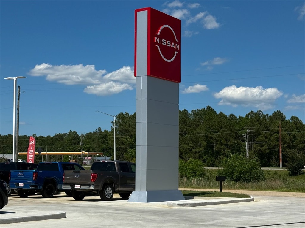 Used 2022 Nissan Titan SV with VIN 1N6AA1EF4NN105426 for sale in Moss Point, MS
