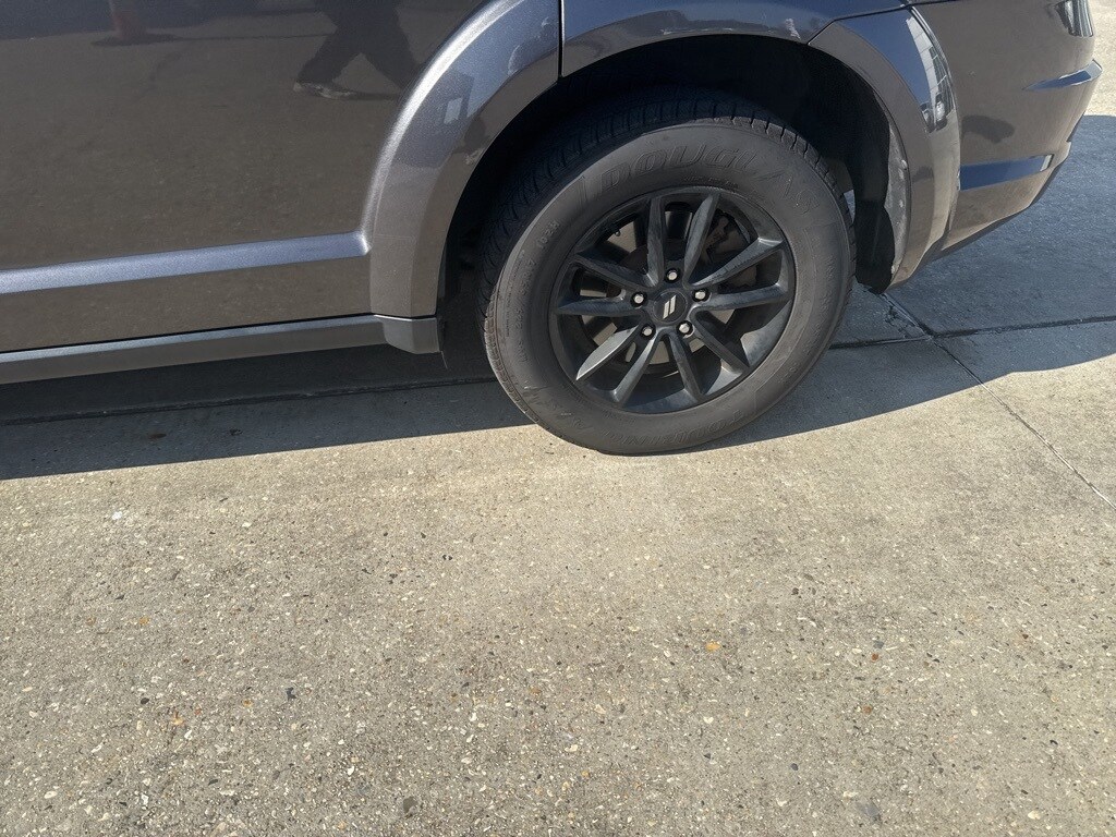 2020 Dodge Journey SE photo 2