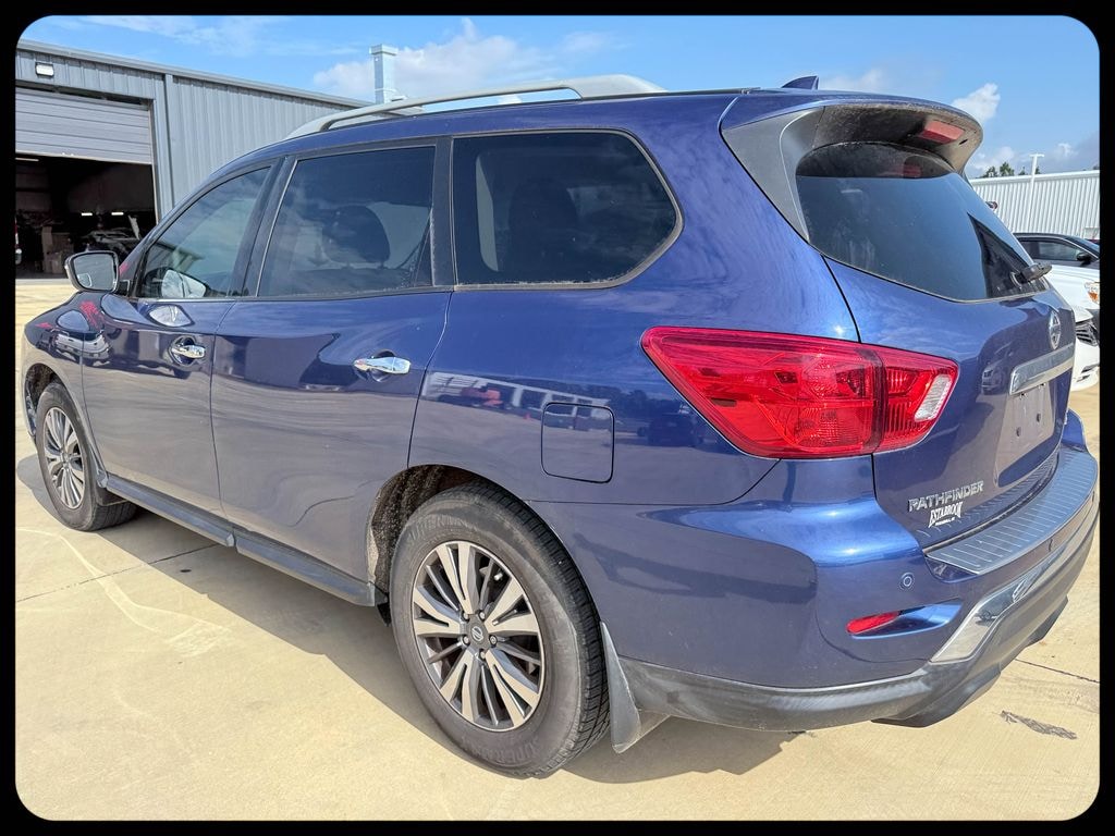 Used 2020 Nissan Pathfinder SV SUV