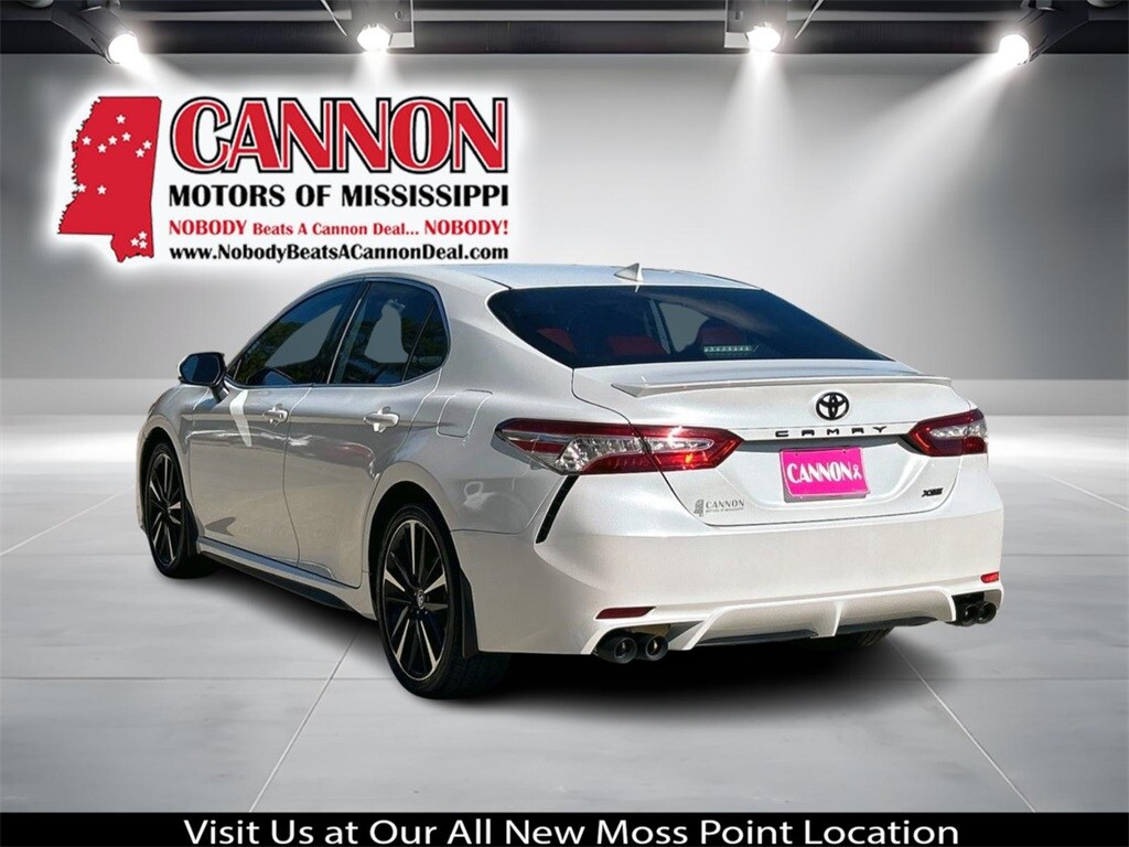 2020 Toyota Camry XSE photo 3