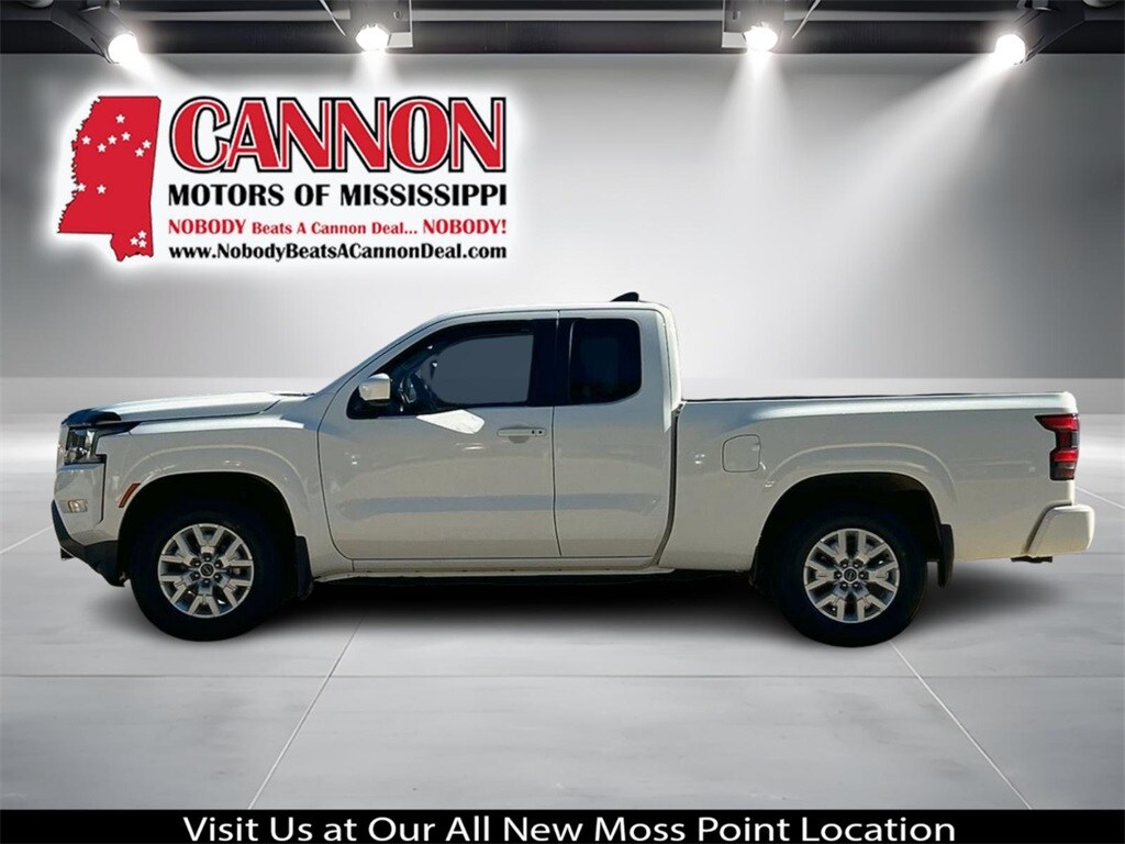 2022 Nissan Frontier SV photo 2