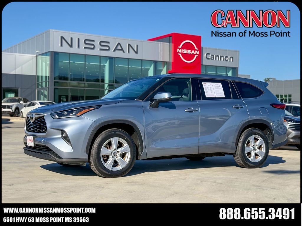 Used 2021 Toyota Highlander LE SUV
