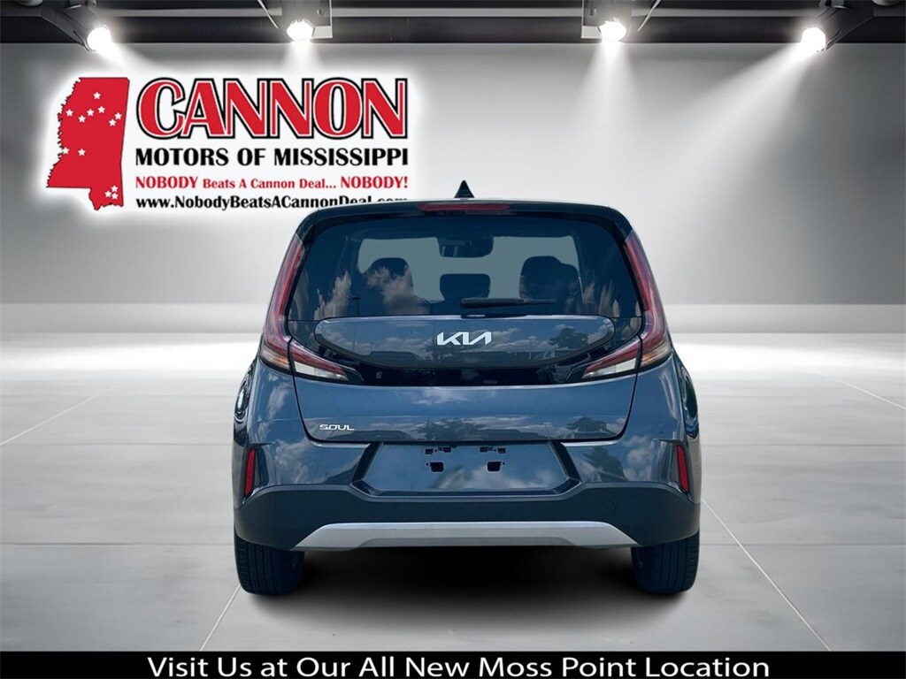 2023 Kia Soul LX photo 3