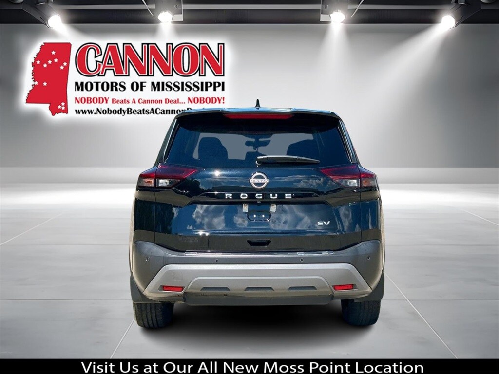 2022 Nissan Rogue SV photo 4