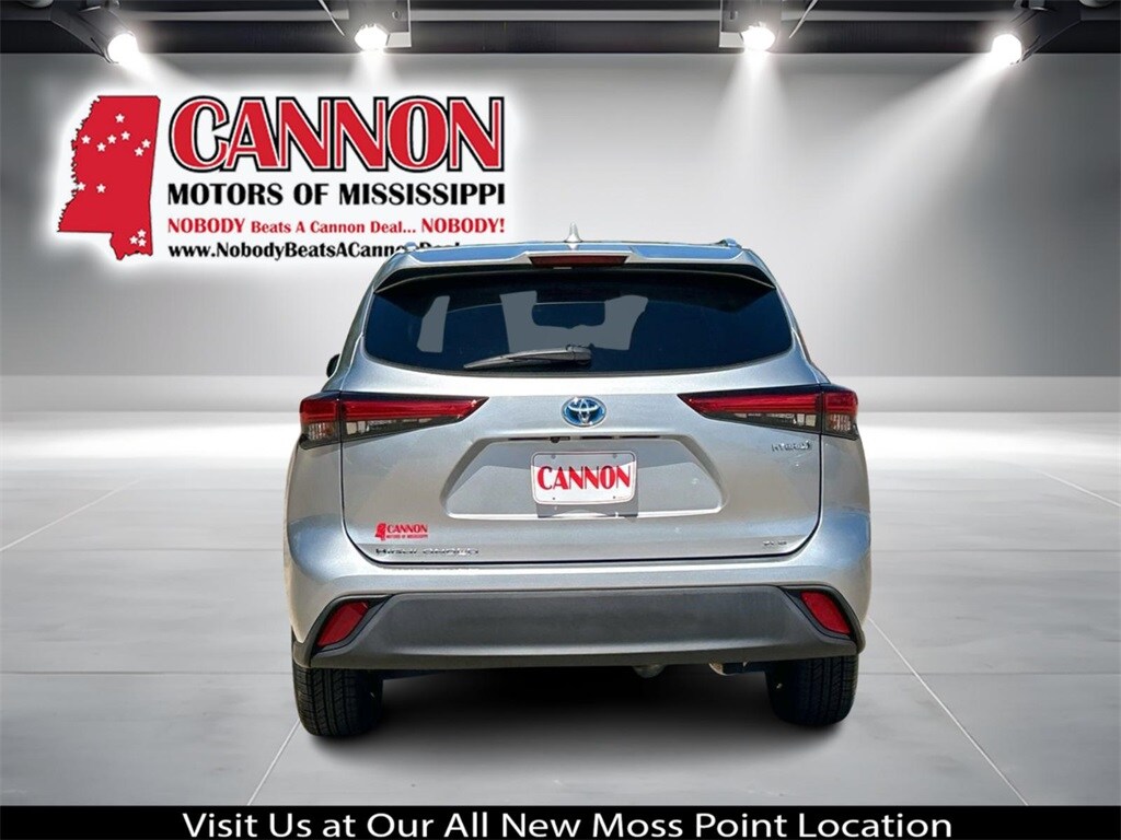 2021 Toyota Highlander Hybrid XLE photo 4
