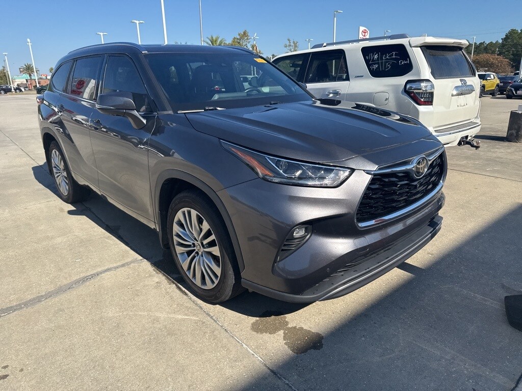 2022 Toyota Highlander Platinum photo 3