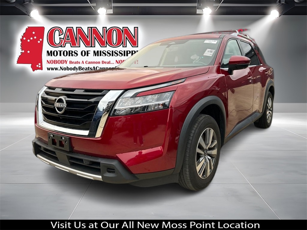 2023 Nissan Pathfinder SL's photo