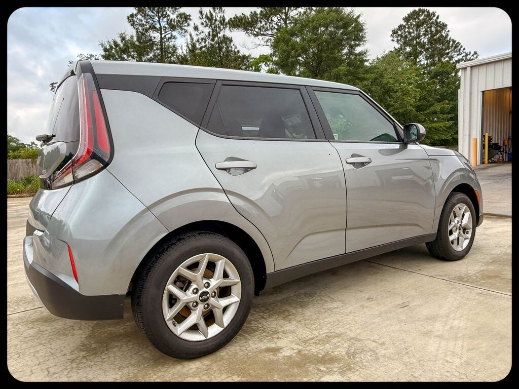 Used 2025 Kia Soul LX Hatchback