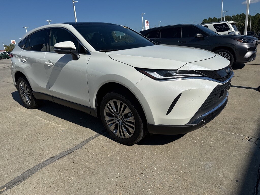 2022 Toyota Venza photo 3