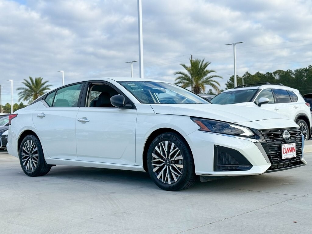 Certified 2024 Nissan Altima 2.5 SV Sedan