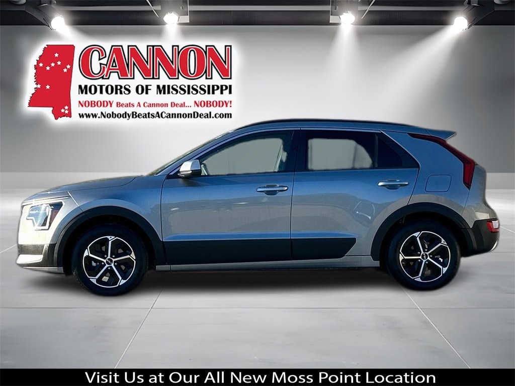 Used 2023 Kia Niro LX SUV