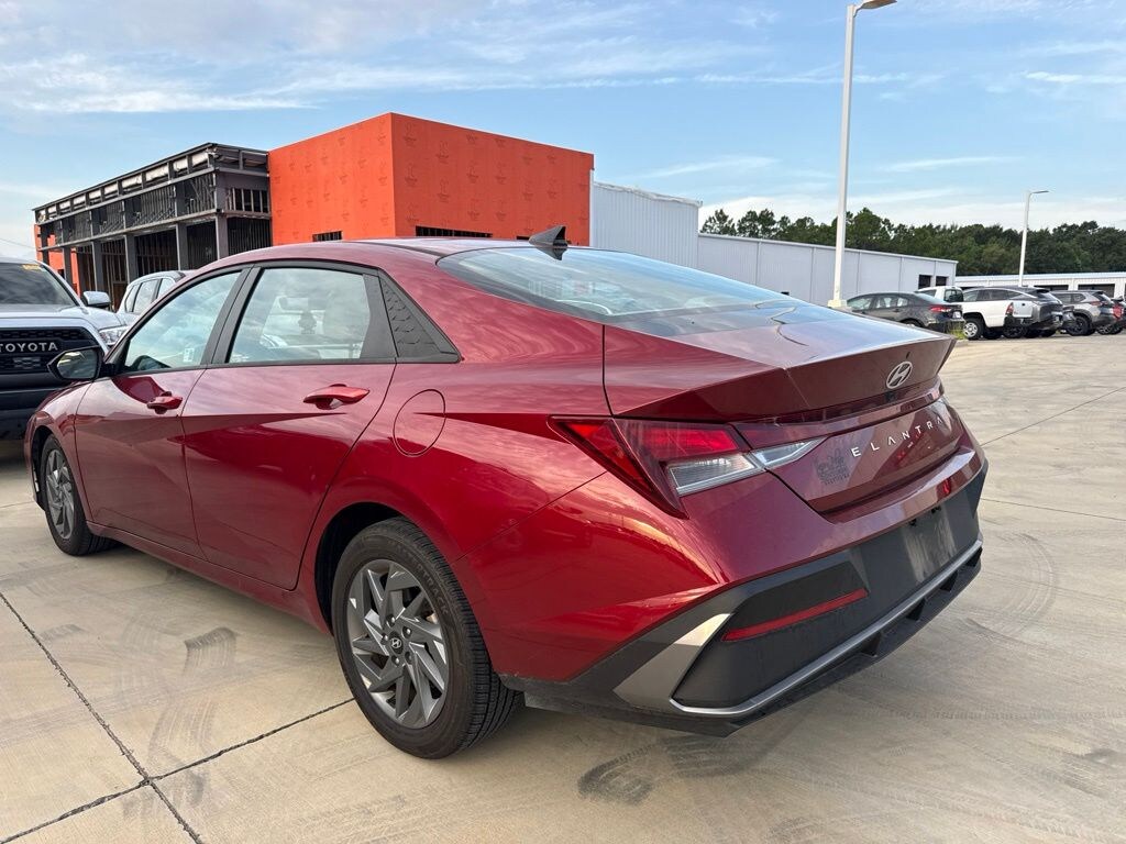 Used 2024 Hyundai Elantra SEL Sedan