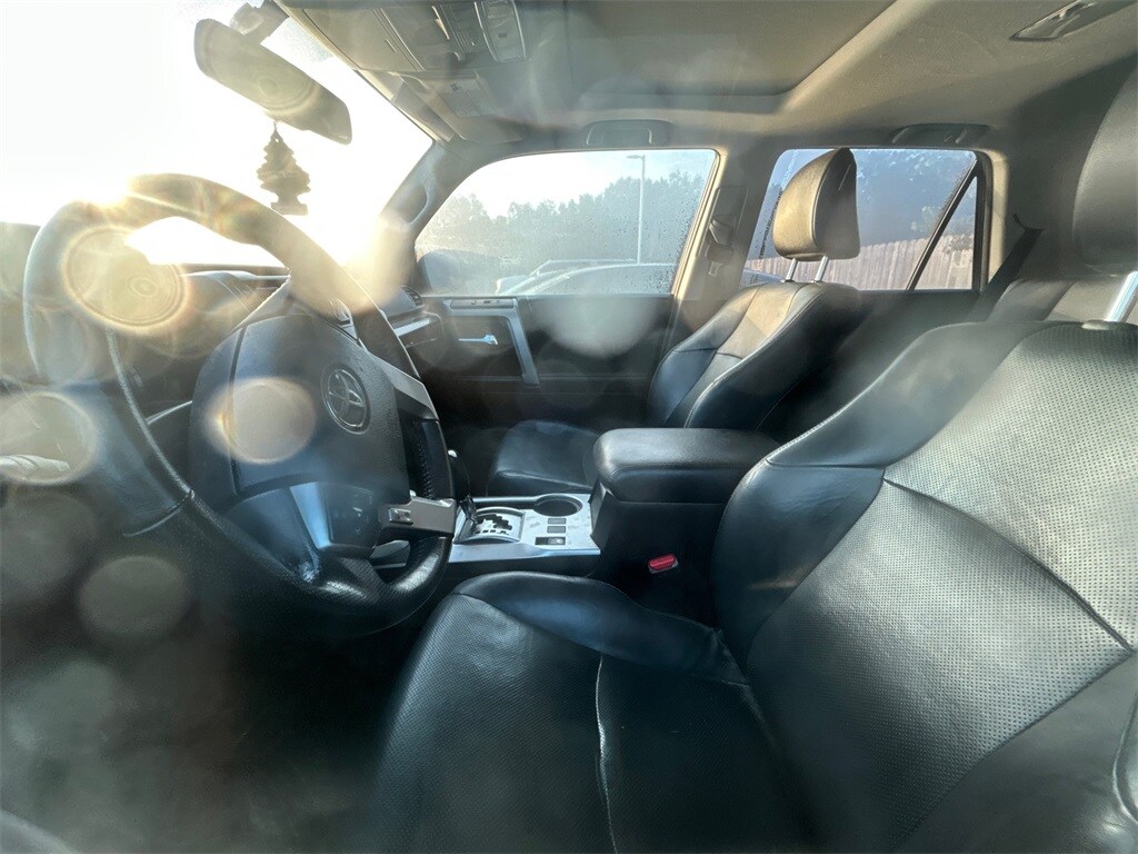 2016 Toyota 4Runner SR5 Premium photo 2