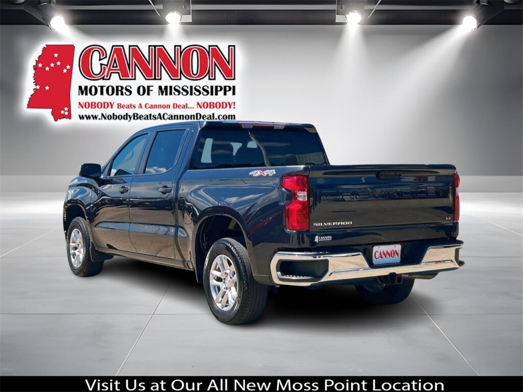 2022 Chevrolet Silverado 1500 LT photo 3