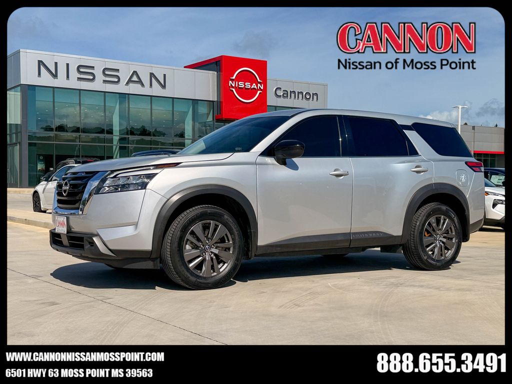 2024 Nissan Pathfinder S 2WD's photo