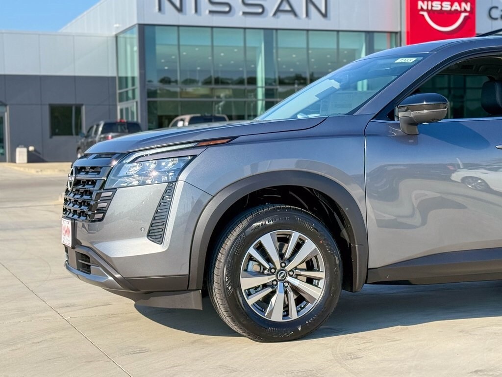 New 2026 Nissan Pathfinder SL SUV