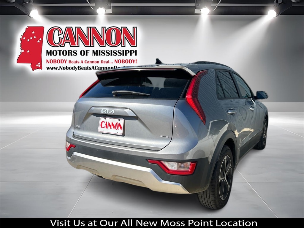 Used 2023 Kia Niro LX SUV