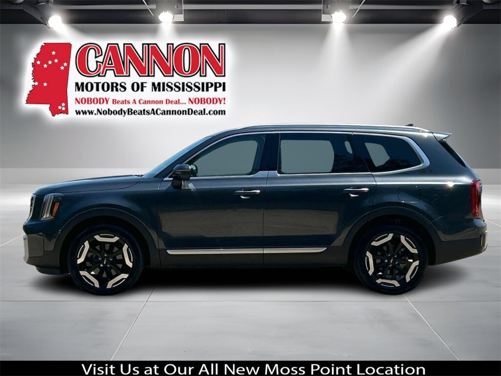 2024 Kia Telluride S photo 2