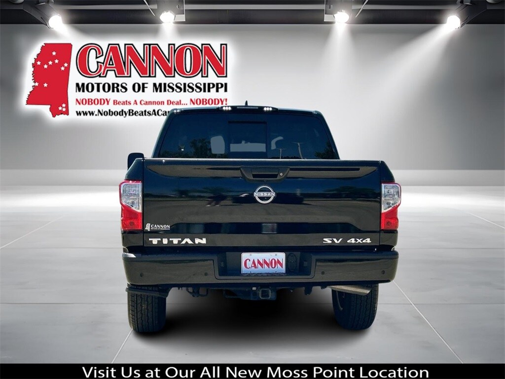 2024 Nissan Titan SV photo 4