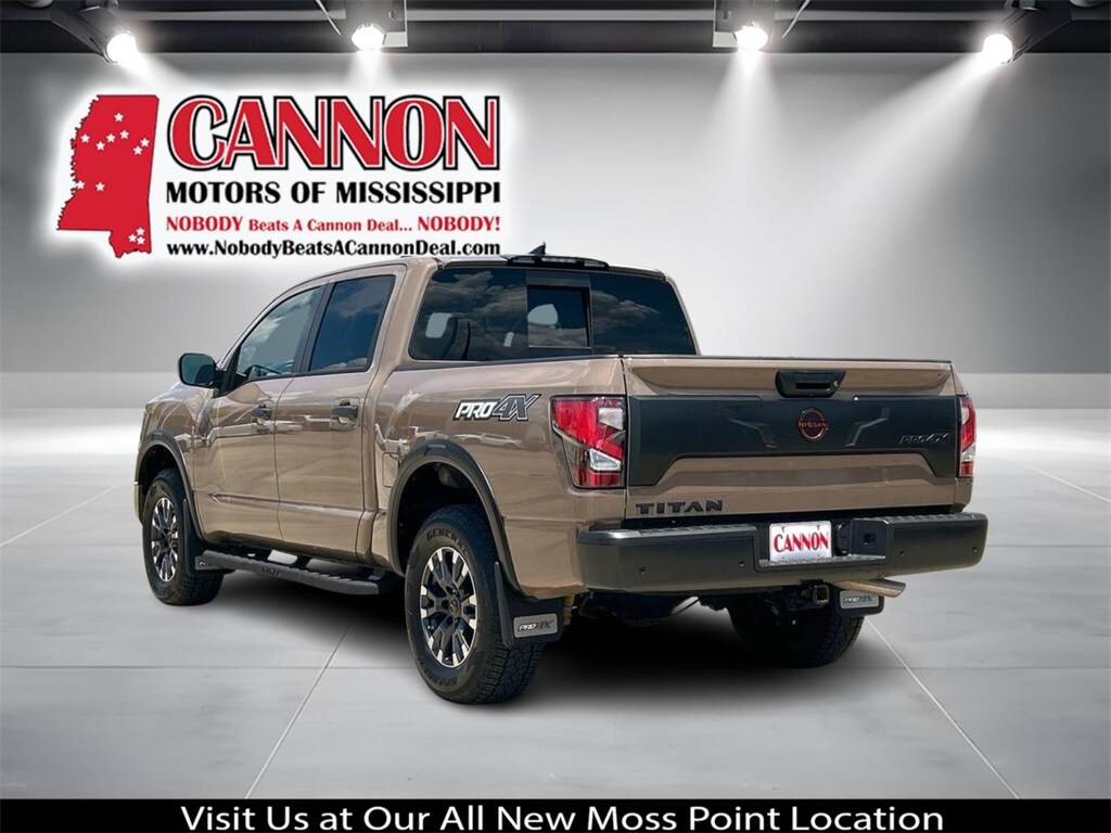 2024 Nissan Titan PRO-4X photo 3