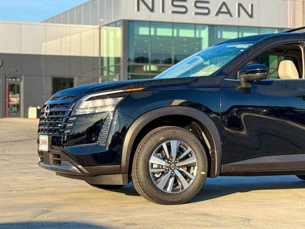 New 2026 Nissan Pathfinder SL SUV