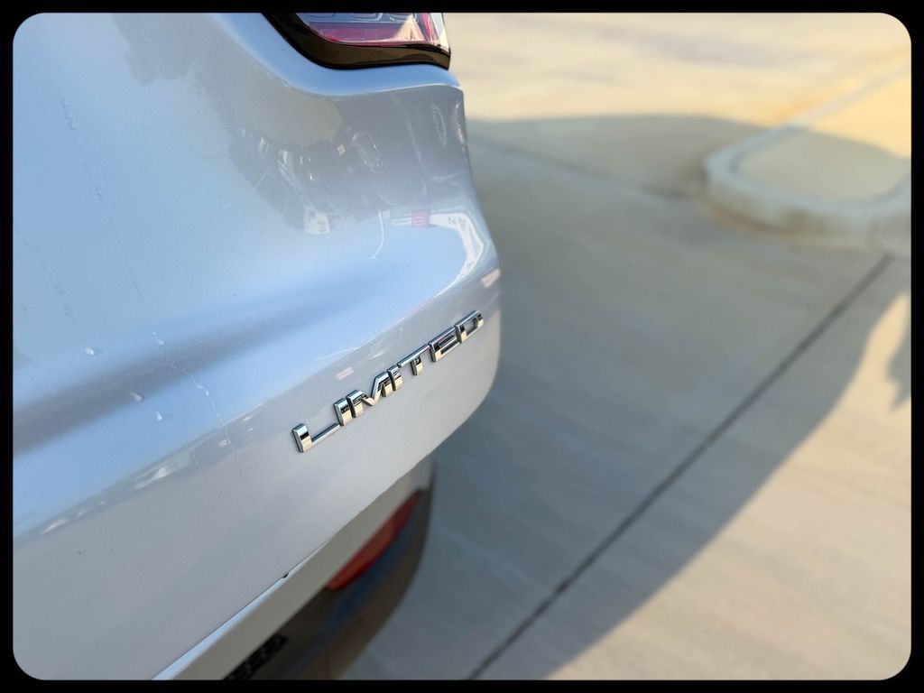 2025 Jeep Compass Limited - Photo 11