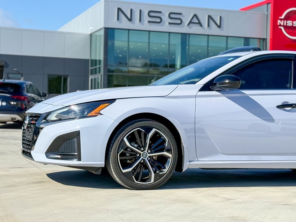 Certified 2025 Nissan Altima 2.5 SR Sedan