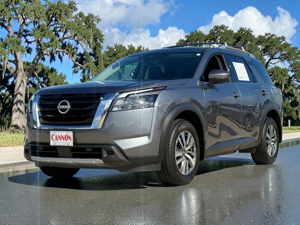 Used 2025 Nissan Pathfinder SL SUV