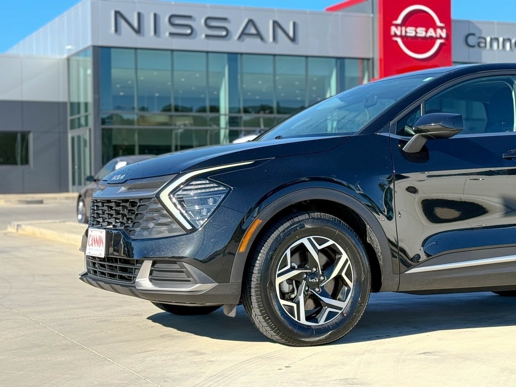 Used 2024 Kia Sportage LX SUV