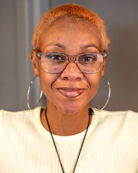 Staff member Sylvia Parker from ID_8ff6e3