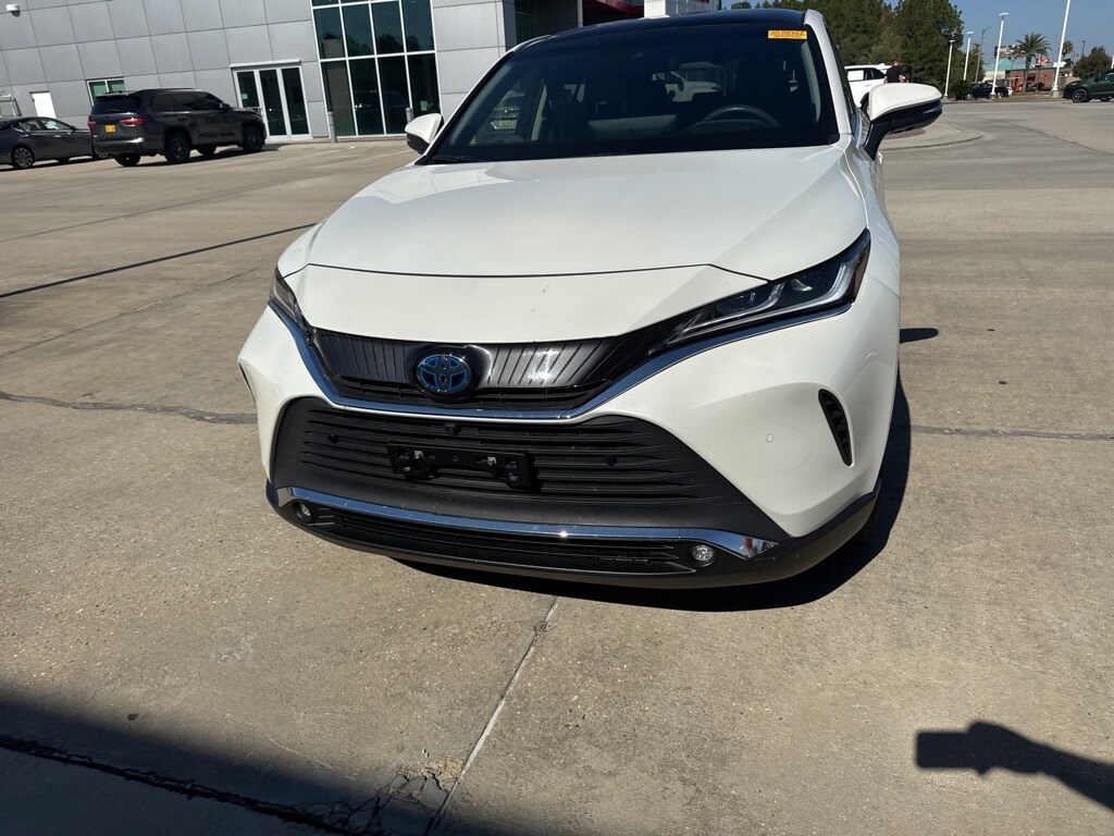 2022 Toyota Venza photo 2