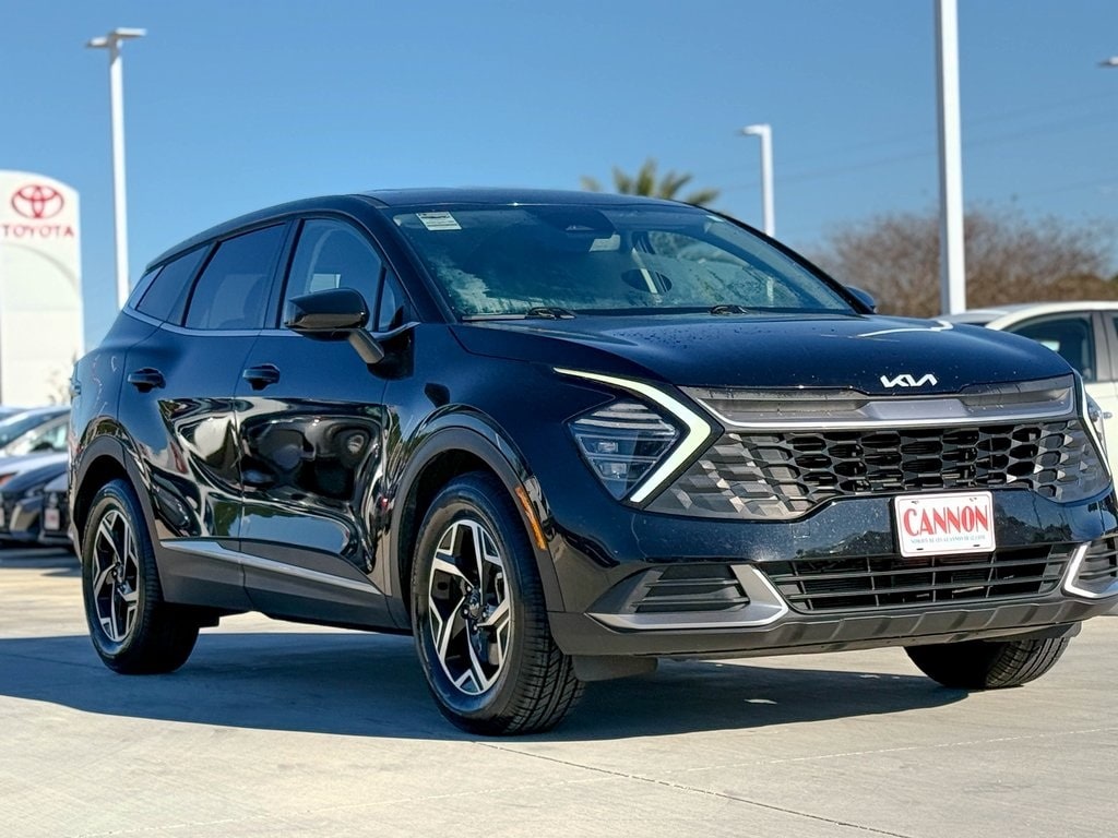 Used 2024 Kia Sportage LX SUV