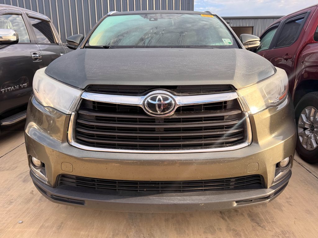 Used 2016 Toyota Highlander Limited Platinum with VIN 5TDYKRFH4GS126139 for sale in Moss Point, MS