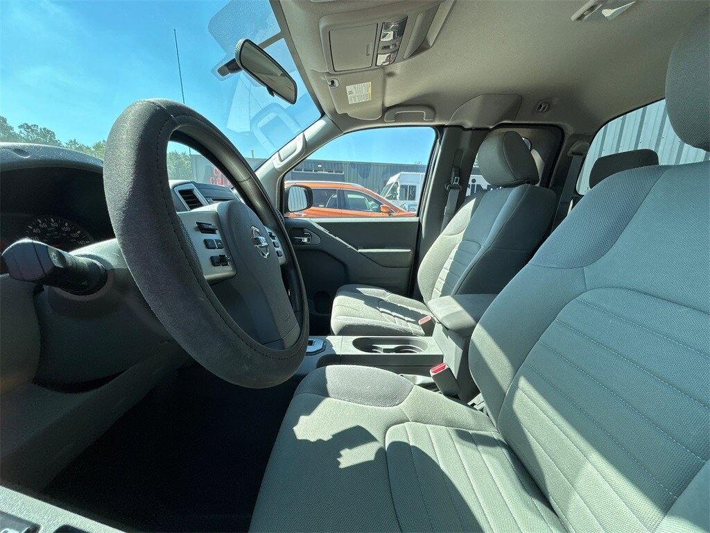 2021 Nissan Frontier S photo 2